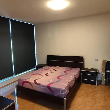 Lovely Inside A Quiet Compound Appartement Golem (Tirana)