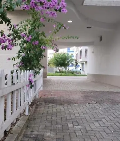Appartamento Lovely Inside A Quiet Compound *