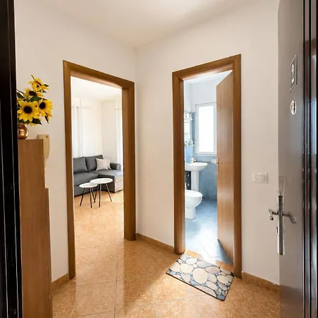 Lovely Inside A Quiet Compound Διαμέρισμα