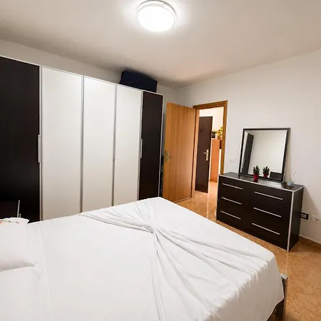 Lovely Inside A Quiet Compound Διαμέρισμα *